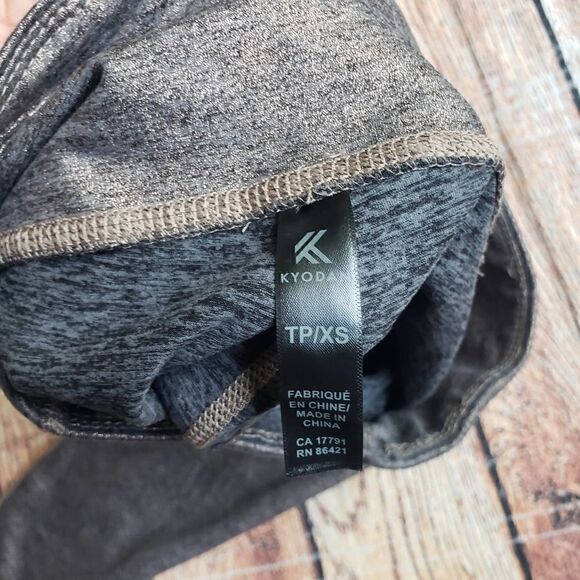 Kyodan Metallic Gold Leggings - Picture 6 of 7